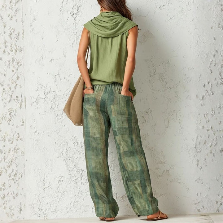 Auristela | Gedrapeerde top en plaid broek set