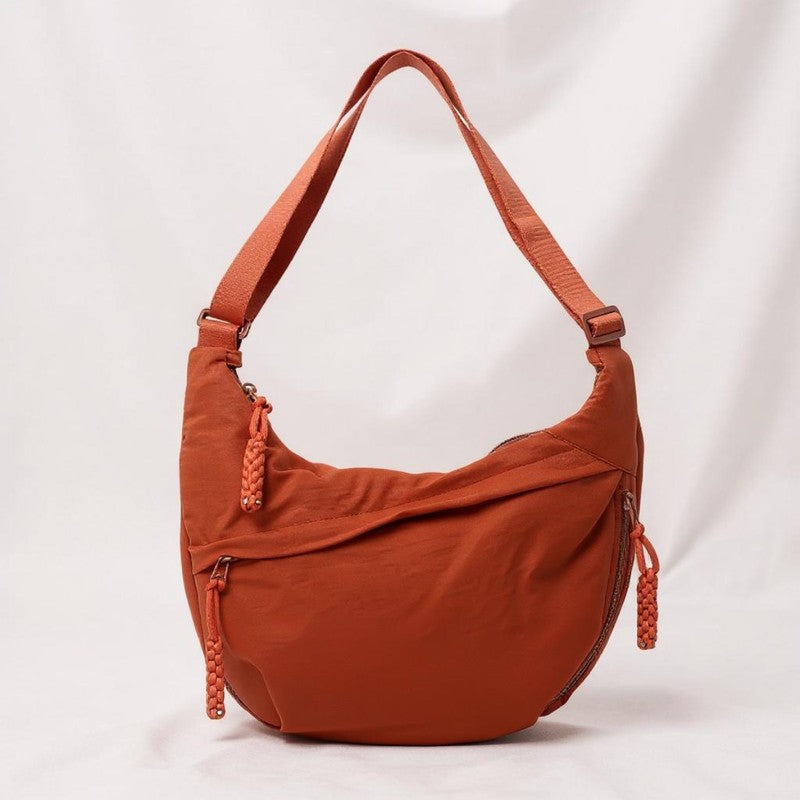 Luna | Sac à bandoulière en forme de demi-lune