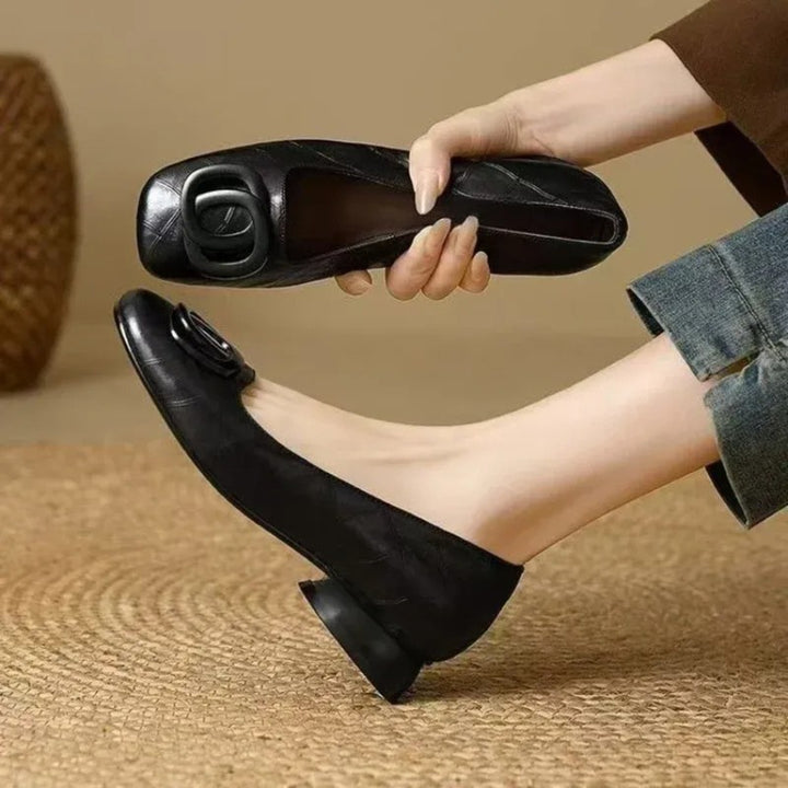 Opium | Gestileerde Slip-on Pumps met Ronde Neus