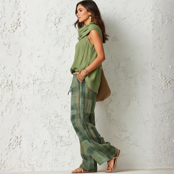 Auristela | Gedrapeerde top en plaid broek set