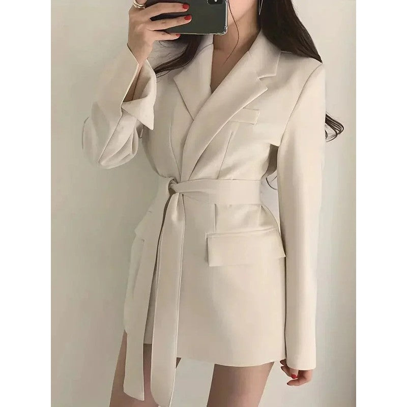 Nélia | Tailliertes Mini-Blazerkleid