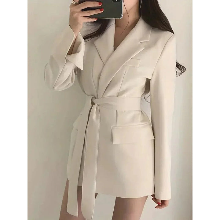 Nélia | Tailliertes Mini-Blazerkleid