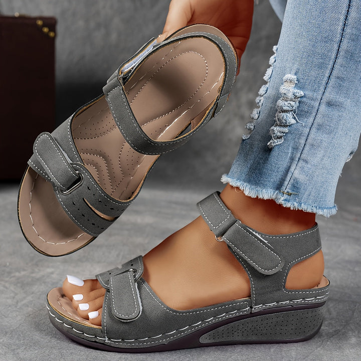 Oda | Sandales réglables à talon compensé