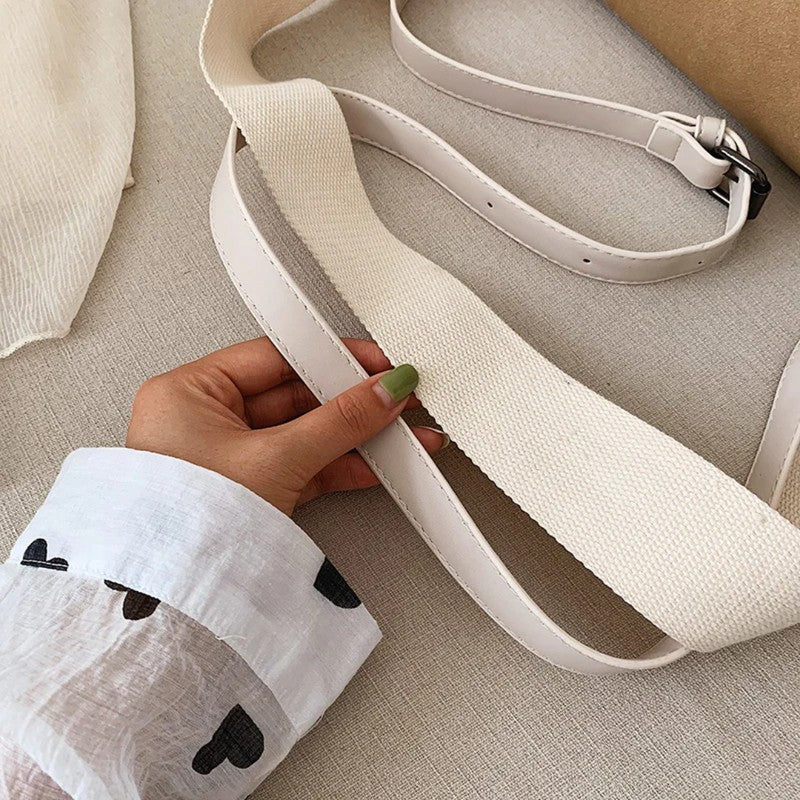 Clara | Kompakte Umhängetasche mit Klappe