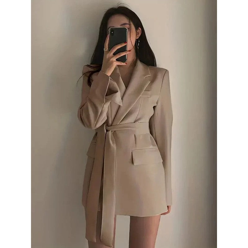 Nélia | Tailliertes Mini-Blazerkleid