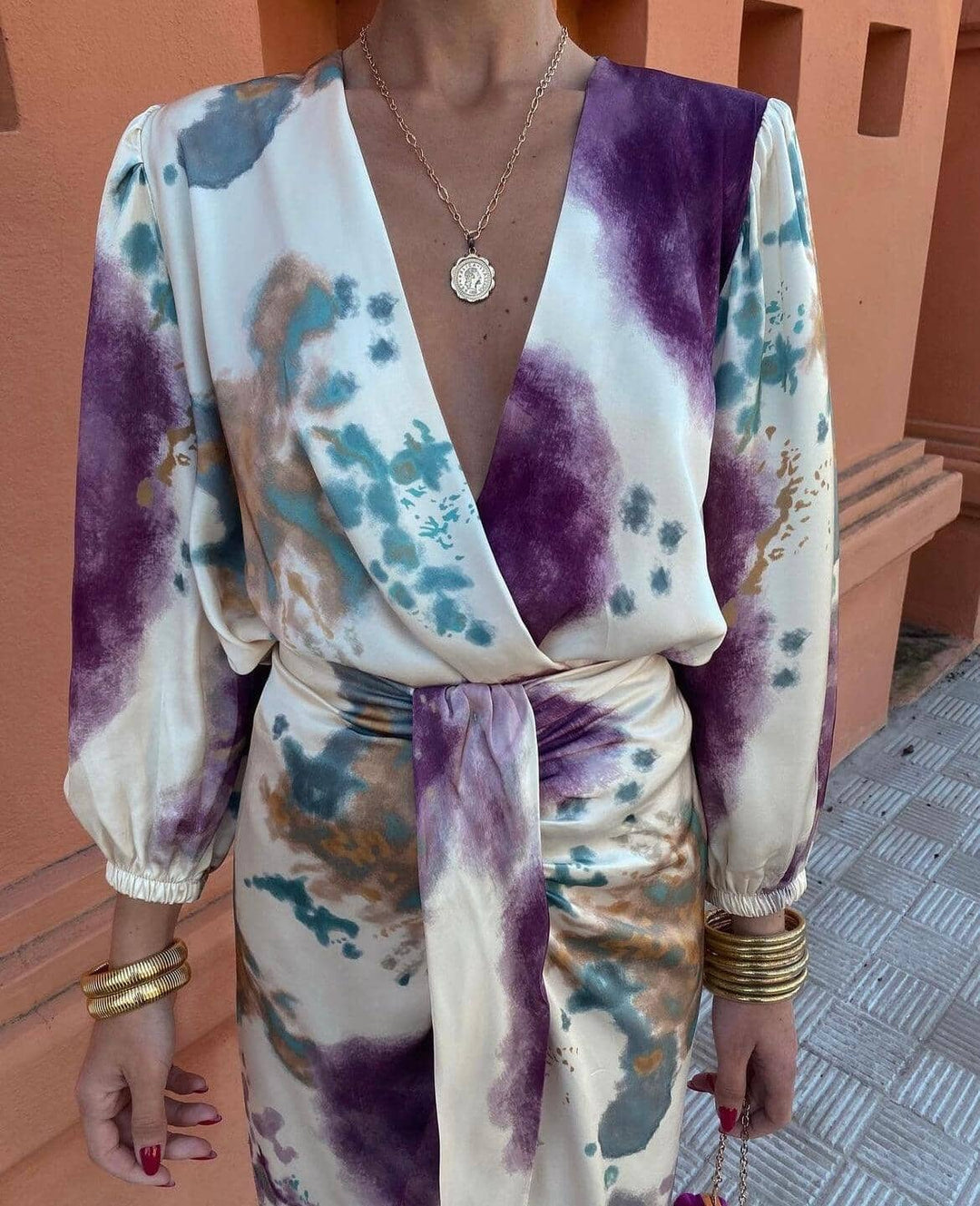 Olga | Conjunto de dos piezas de satén con estampado tie-dye