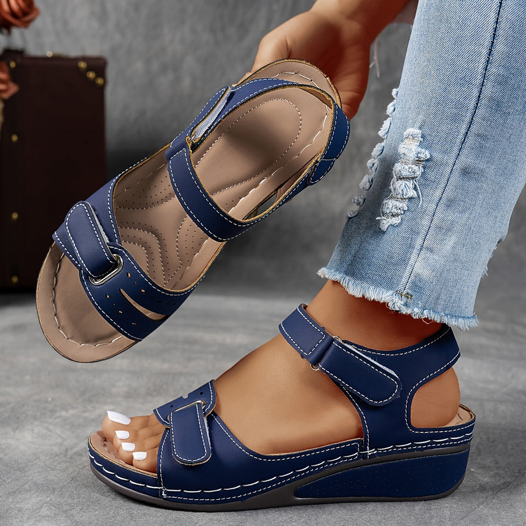 Oda | Sandales réglables à talon compensé