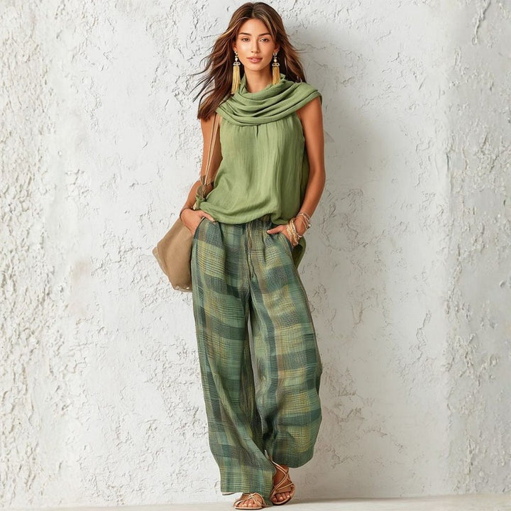 Auristela | Gedrapeerde top en plaid broek set