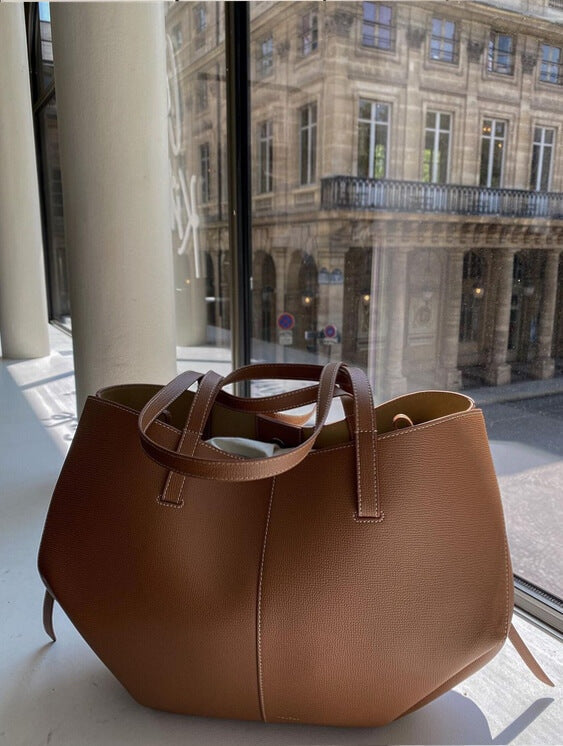 Lammie | Saco de compras espaçoso em pele