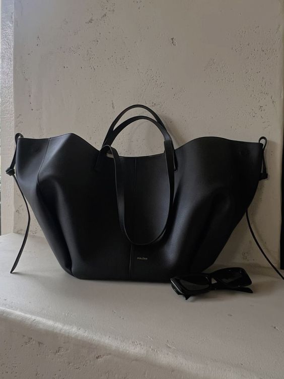 Lammie | Saco de compras espaçoso em pele