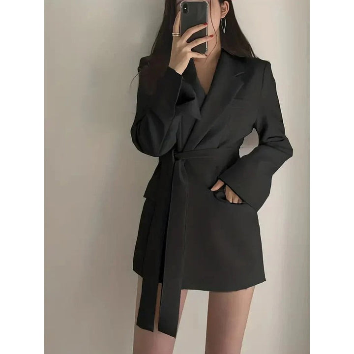 Nélia | Tailliertes Mini-Blazerkleid
