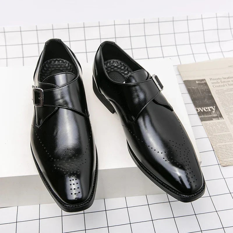 Julian | Enkelvoudige monkschoen met brogue-detailing
