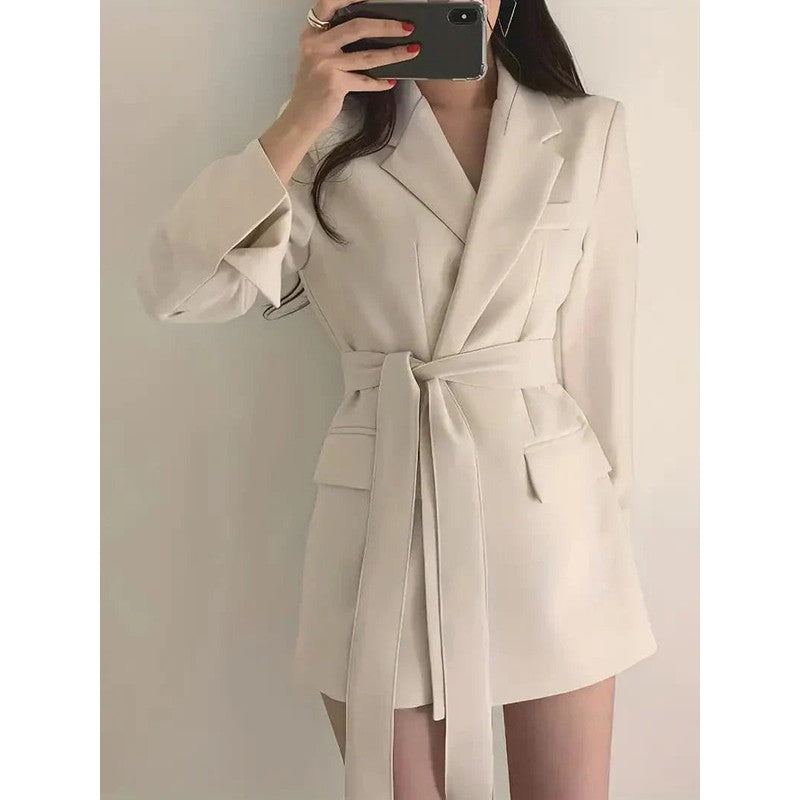 Nélia | Tailliertes Mini-Blazerkleid