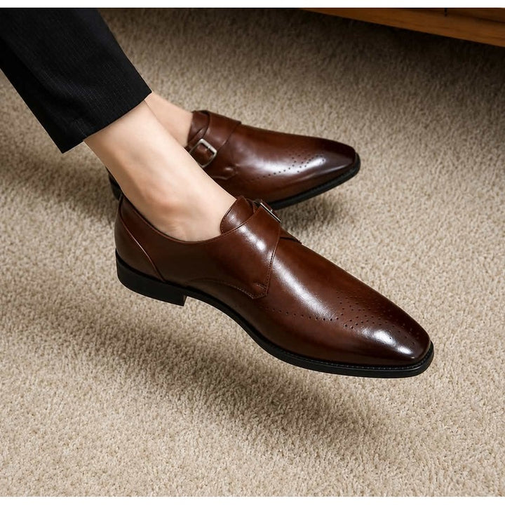 Julian | Enkelvoudige monkschoen met brogue-detailing
