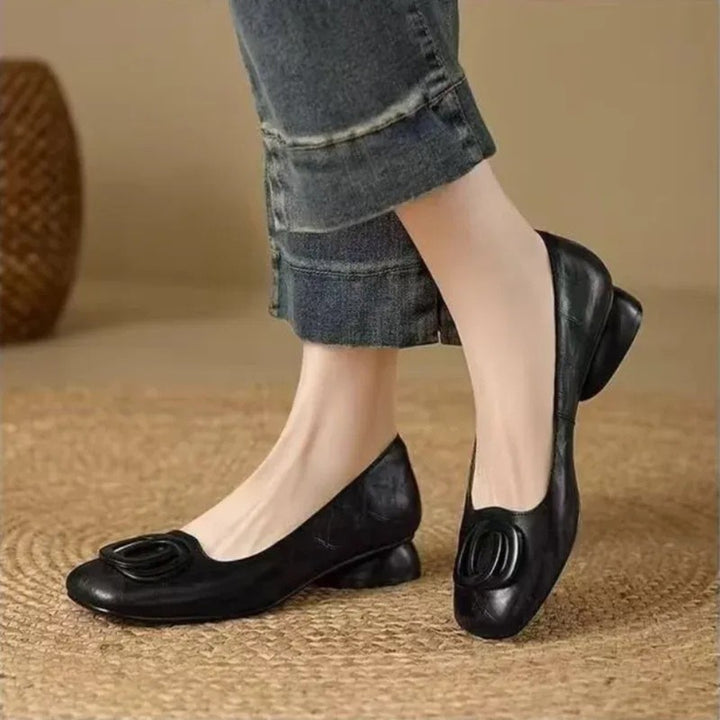 Opium | Gestileerde Slip-on Pumps met Ronde Neus