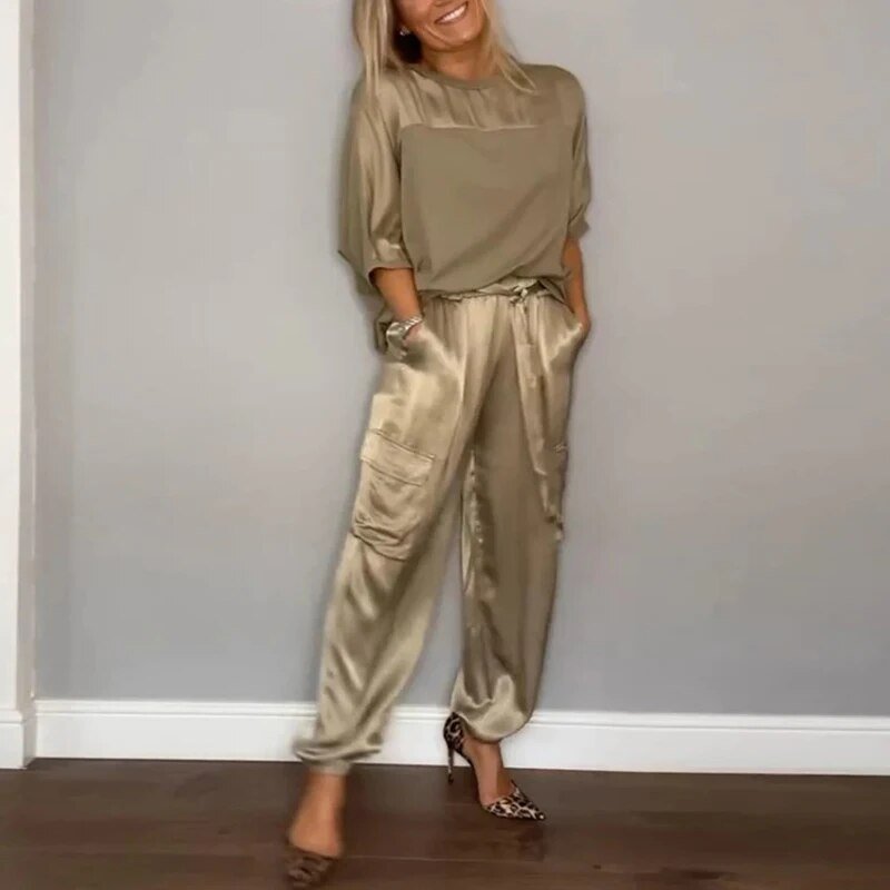 Dieuwertje | Ensemble deux pièces satiné avec pantalon cargo