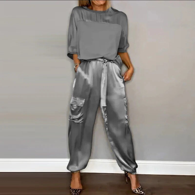 Dieuwertje | Ensemble deux pièces satiné avec pantalon cargo